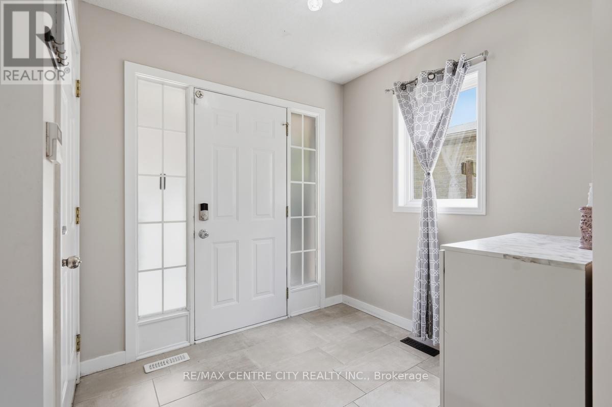 1141 CROSSCREEK CRESCENT - Image 3