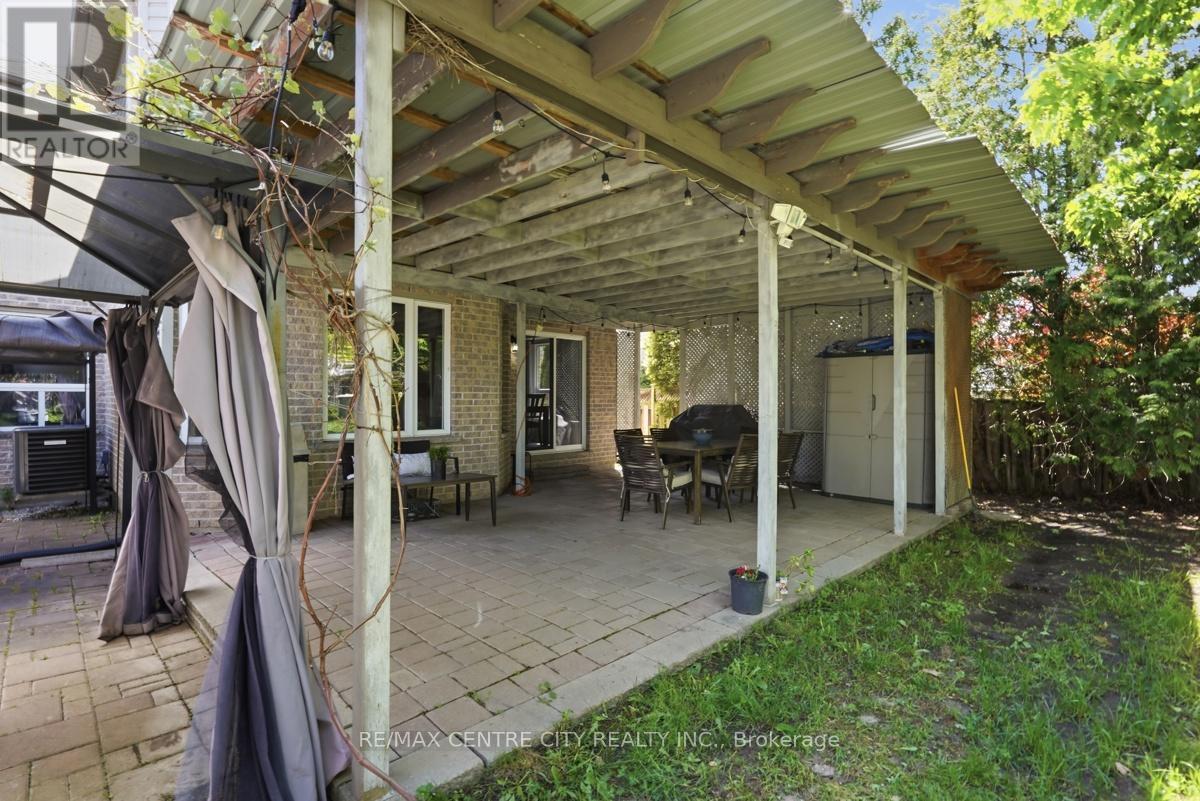 1141 CROSSCREEK CRESCENT - 29