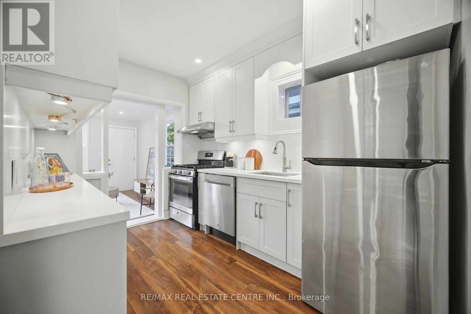 90 HOLTON AVENUE S - 17