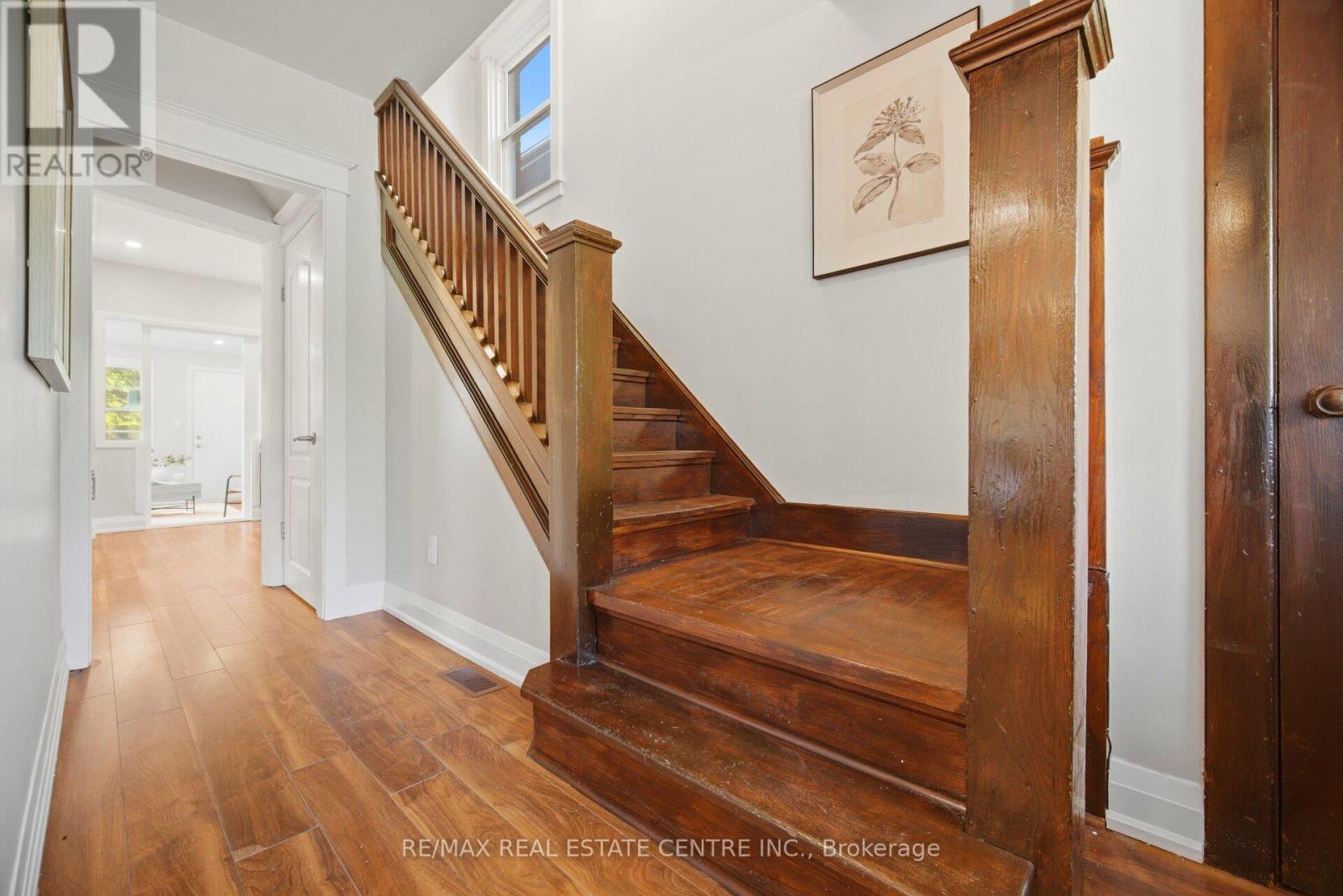 90 HOLTON AVENUE S - 24