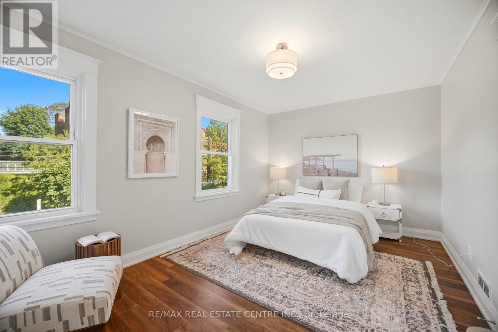 90 HOLTON AVENUE S - 27