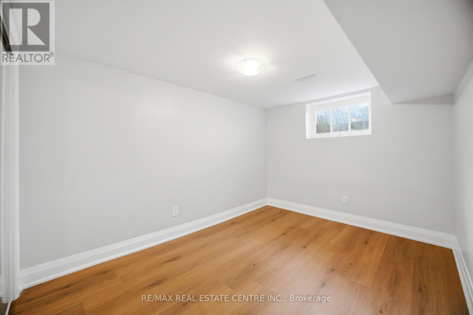 90 HOLTON AVENUE S - 44