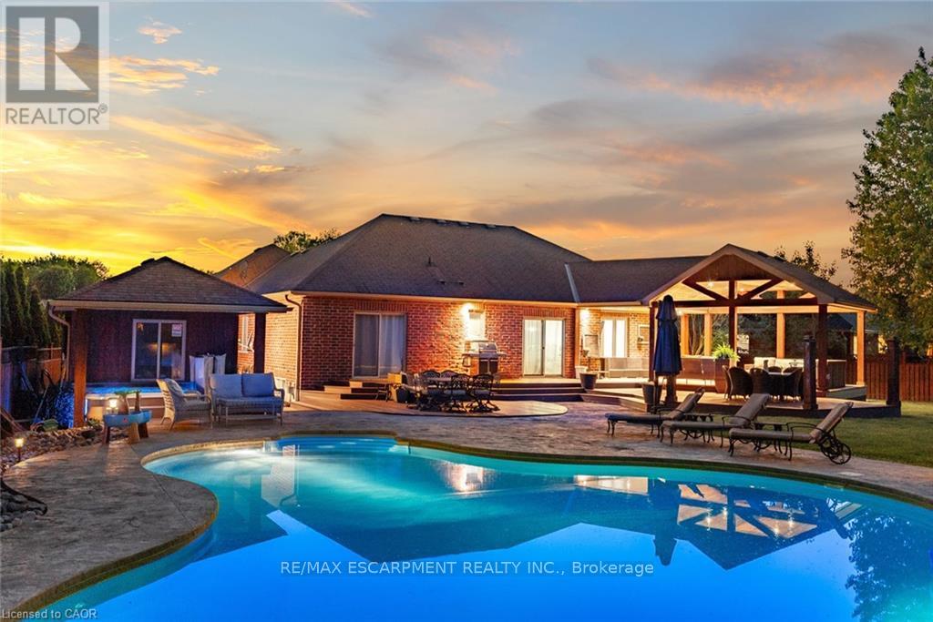 46 SEA BREEZE DRIVE - 36