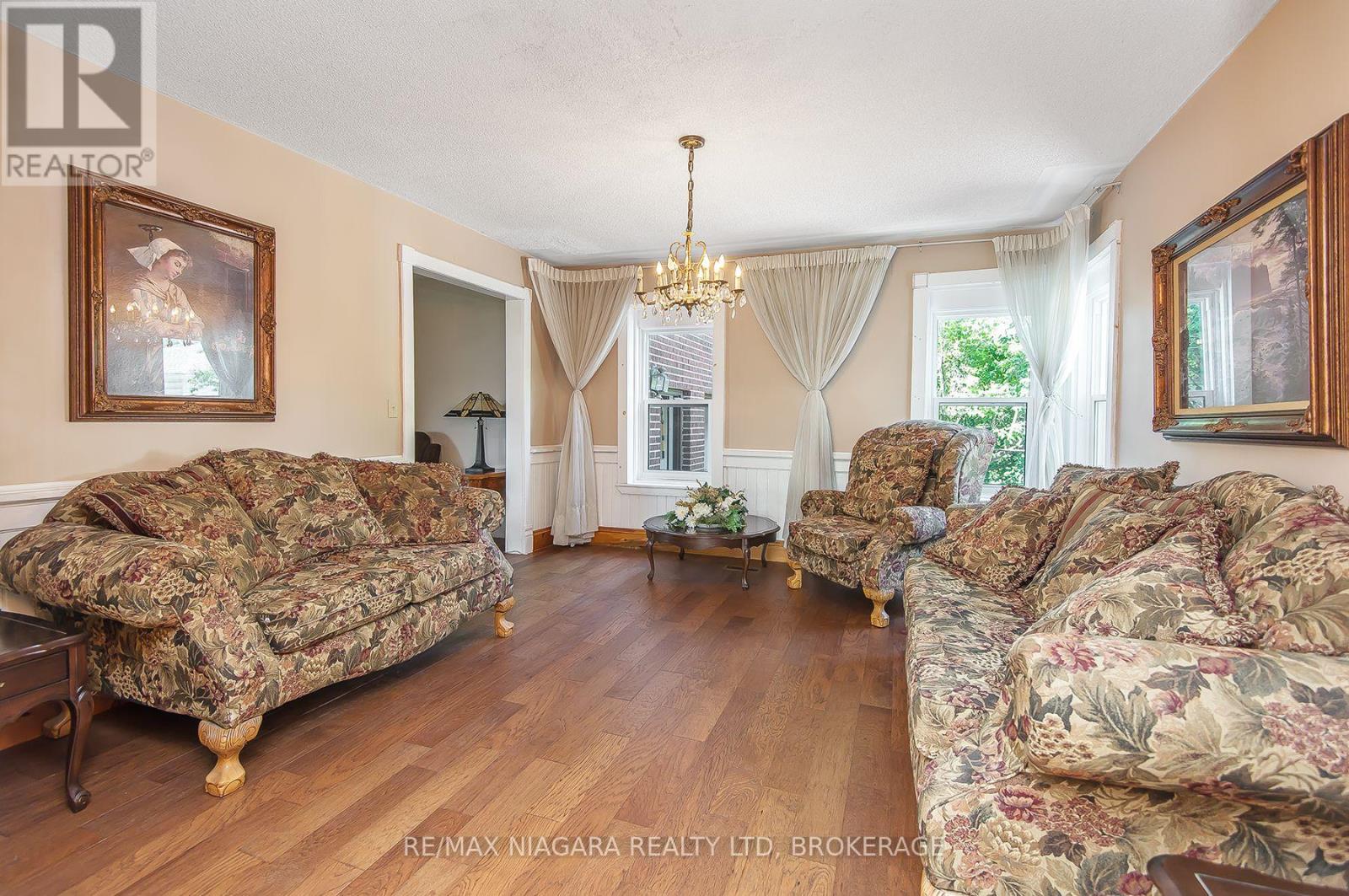 140 LAKESHORE ROAD - 35