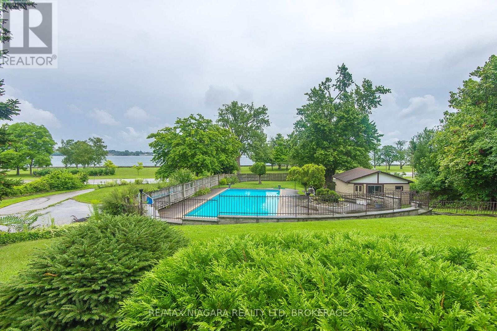 140 LAKESHORE ROAD - 18