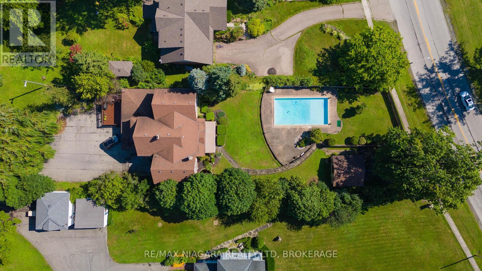 140 LAKESHORE ROAD - 25