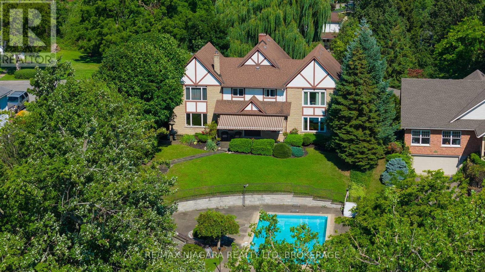 140 LAKESHORE ROAD - 23