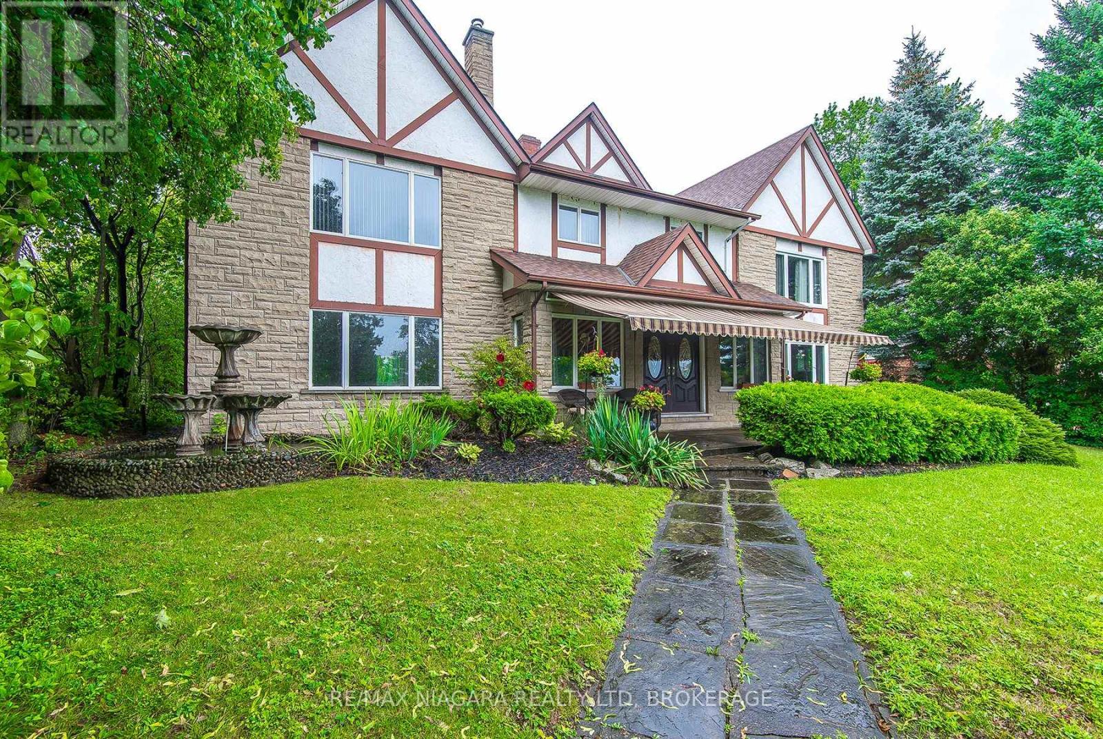 140 LAKESHORE ROAD - 14