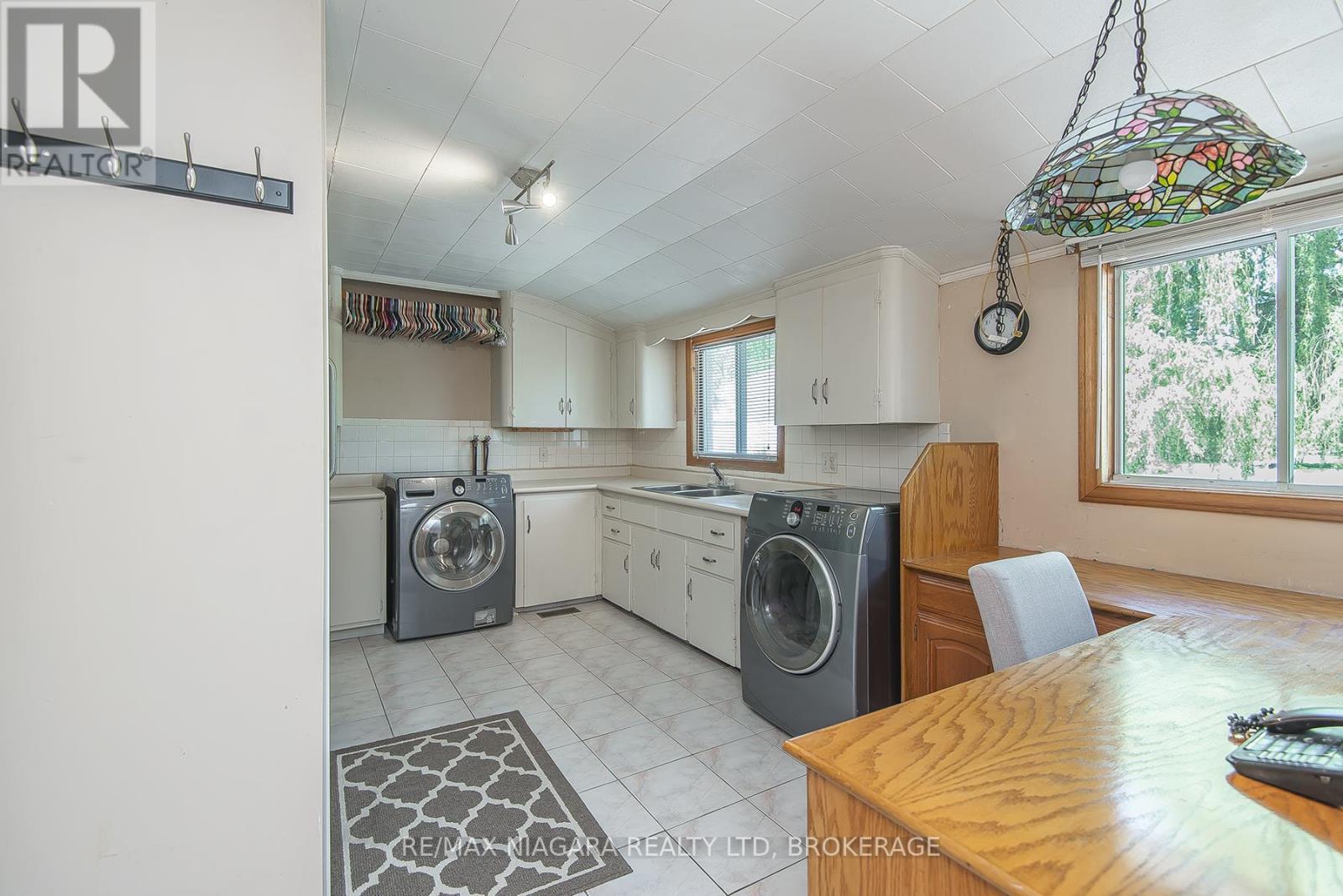 140 LAKESHORE ROAD - 32