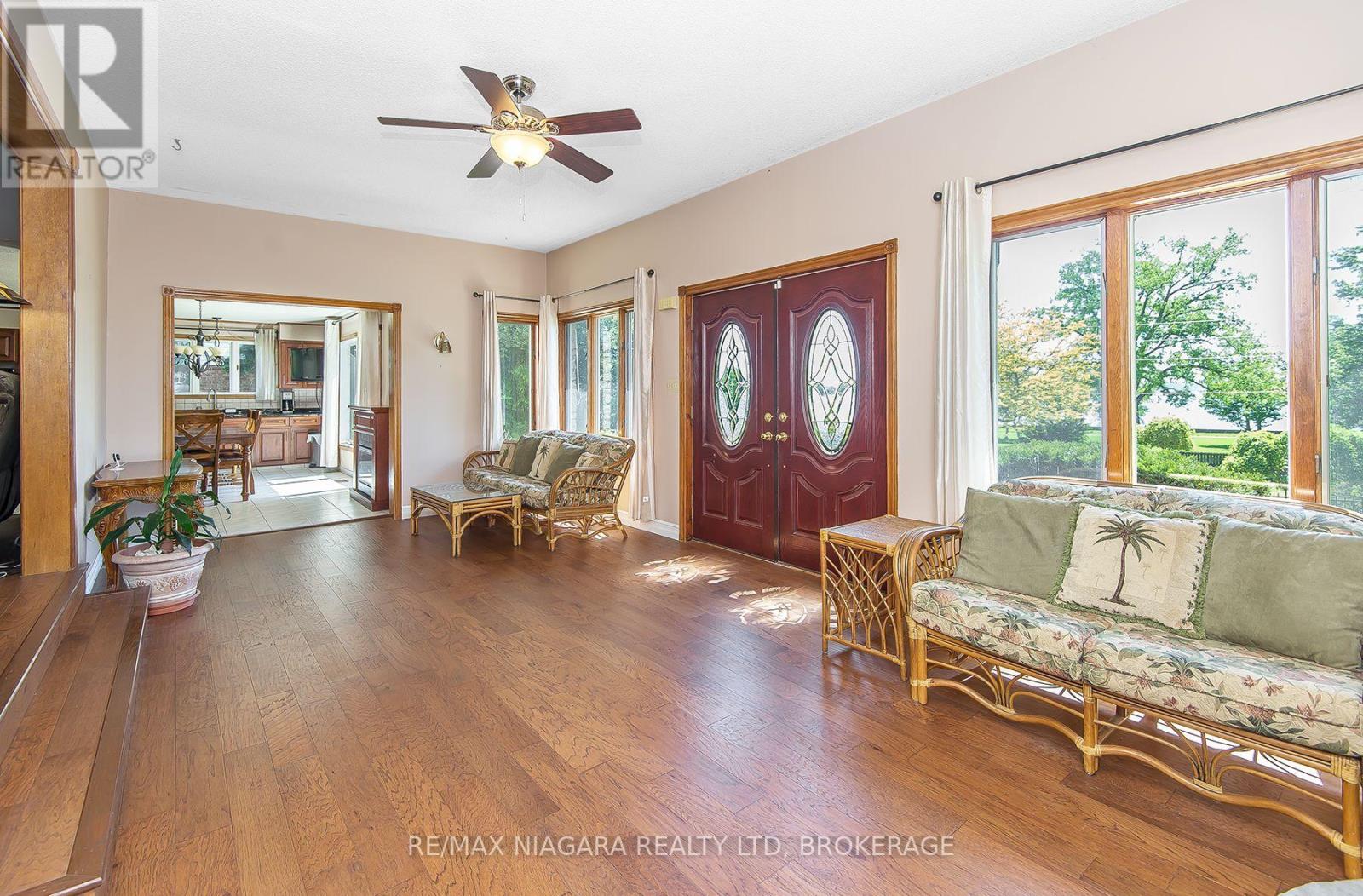 140 LAKESHORE ROAD - 37