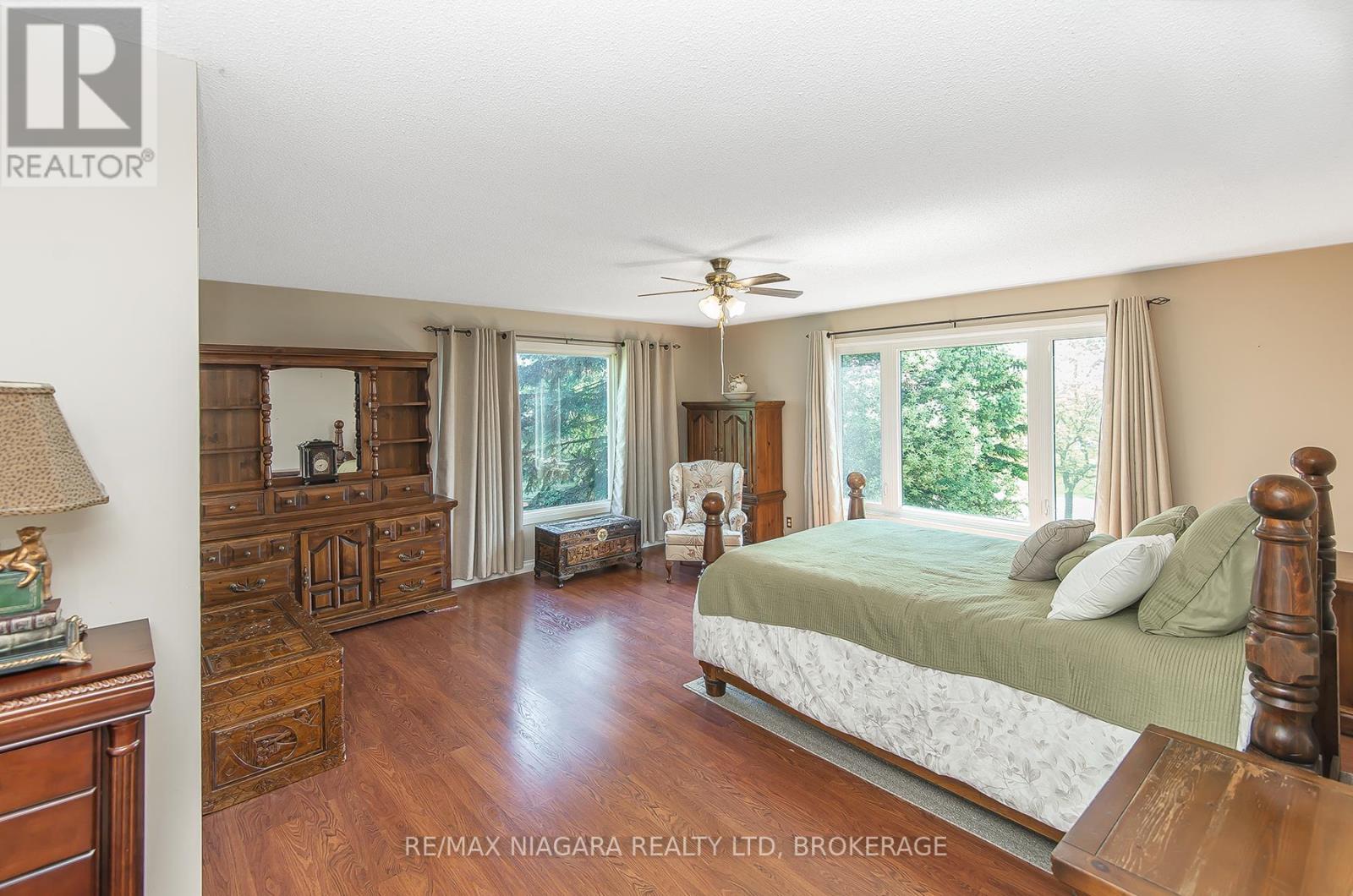 140 LAKESHORE ROAD - 40