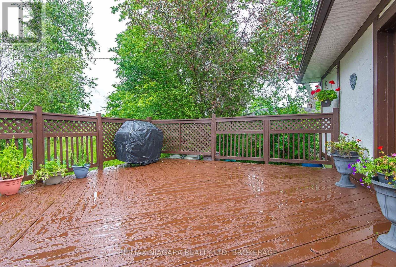 140 LAKESHORE ROAD - 38