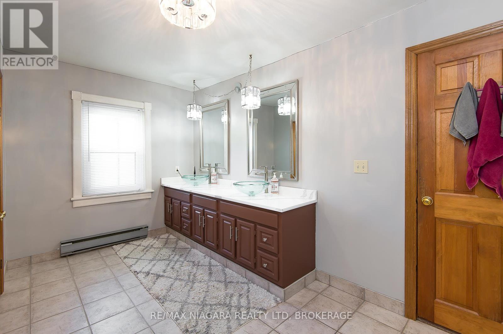 140 LAKESHORE ROAD - 45