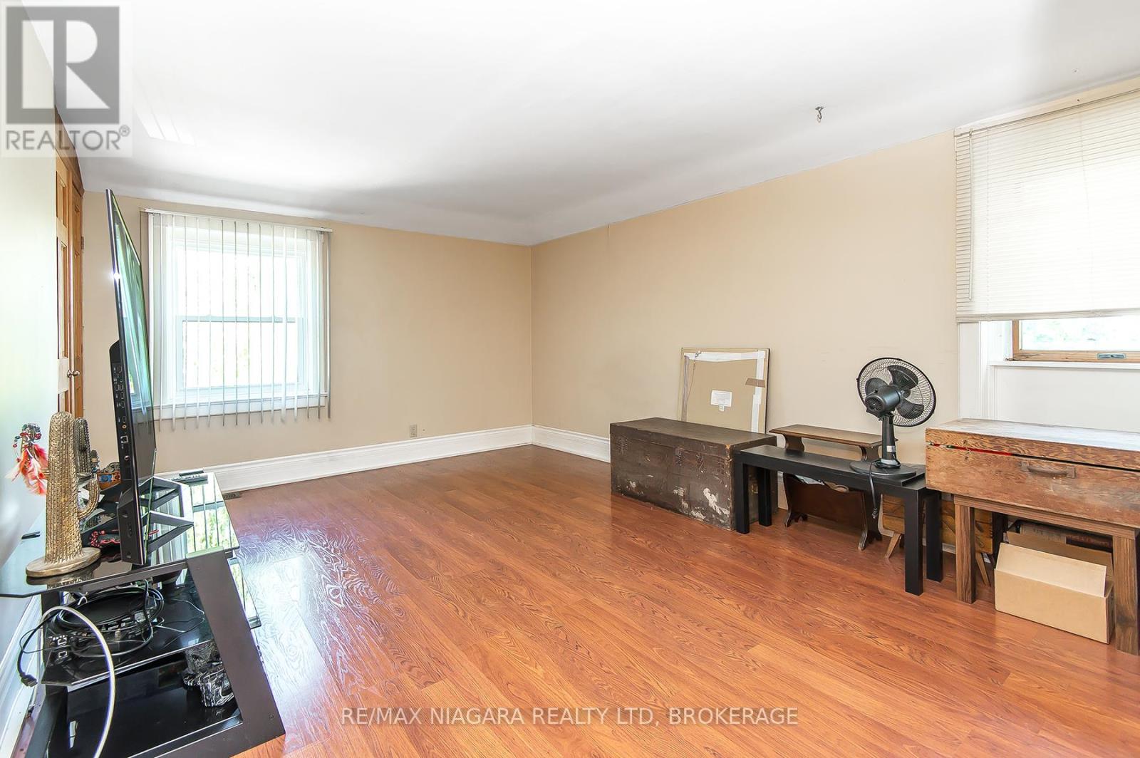 140 LAKESHORE ROAD - 41