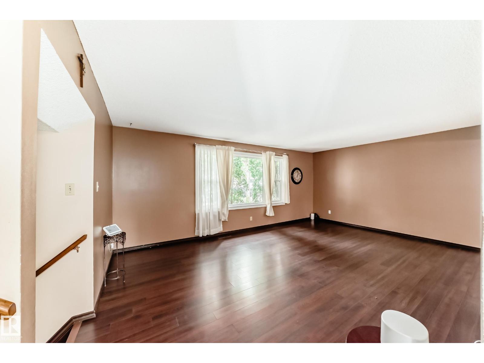 14808 62 ST NW - 23