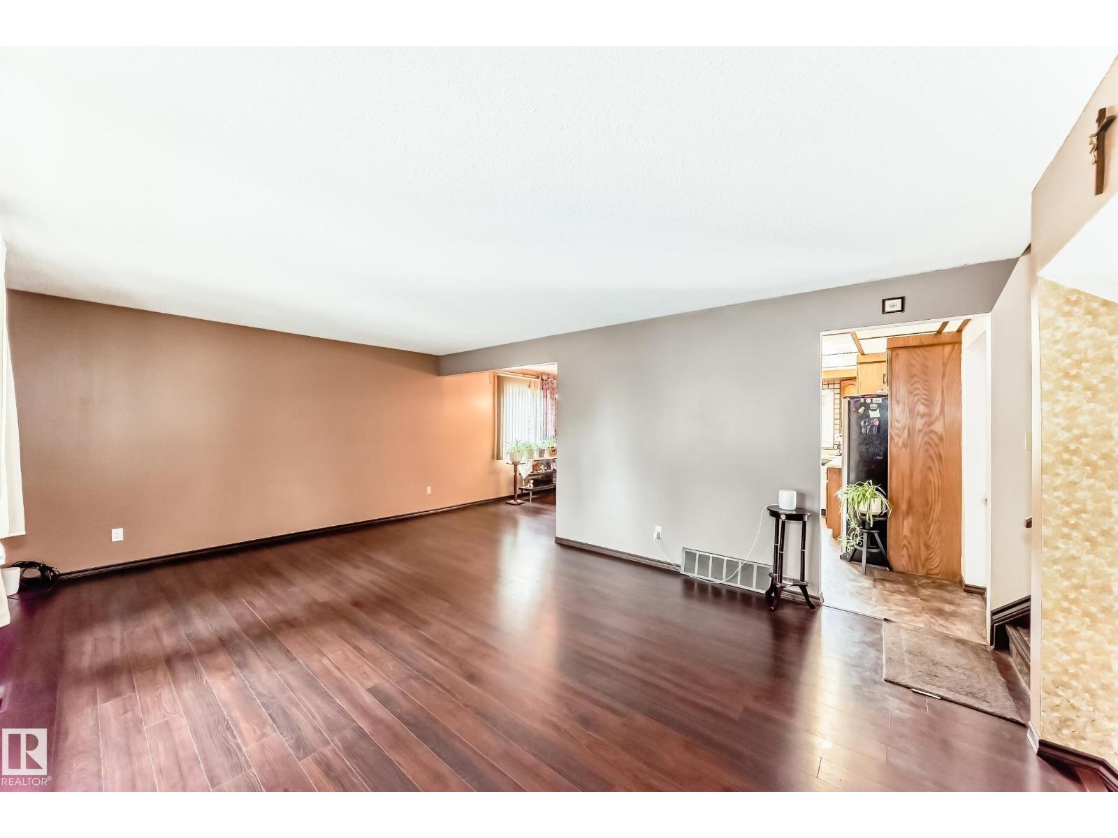 14808 62 ST NW - 27