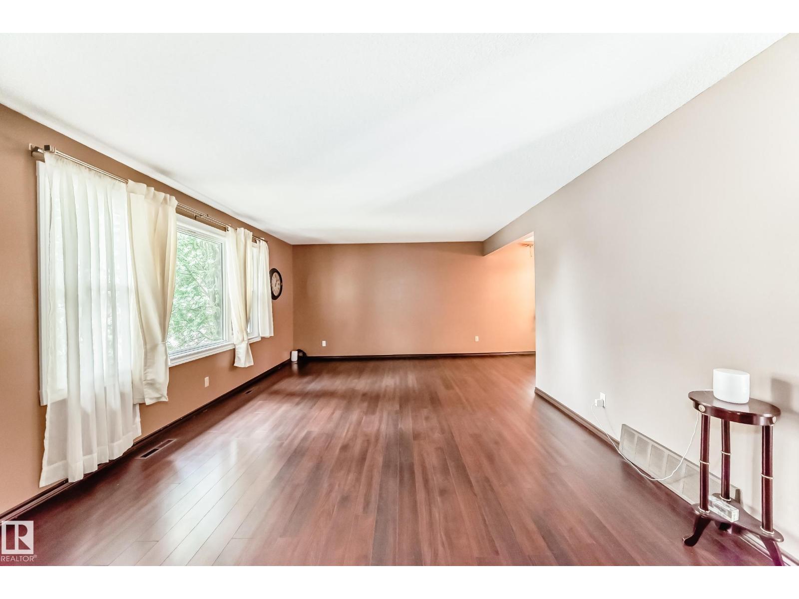 14808 62 ST NW - 28