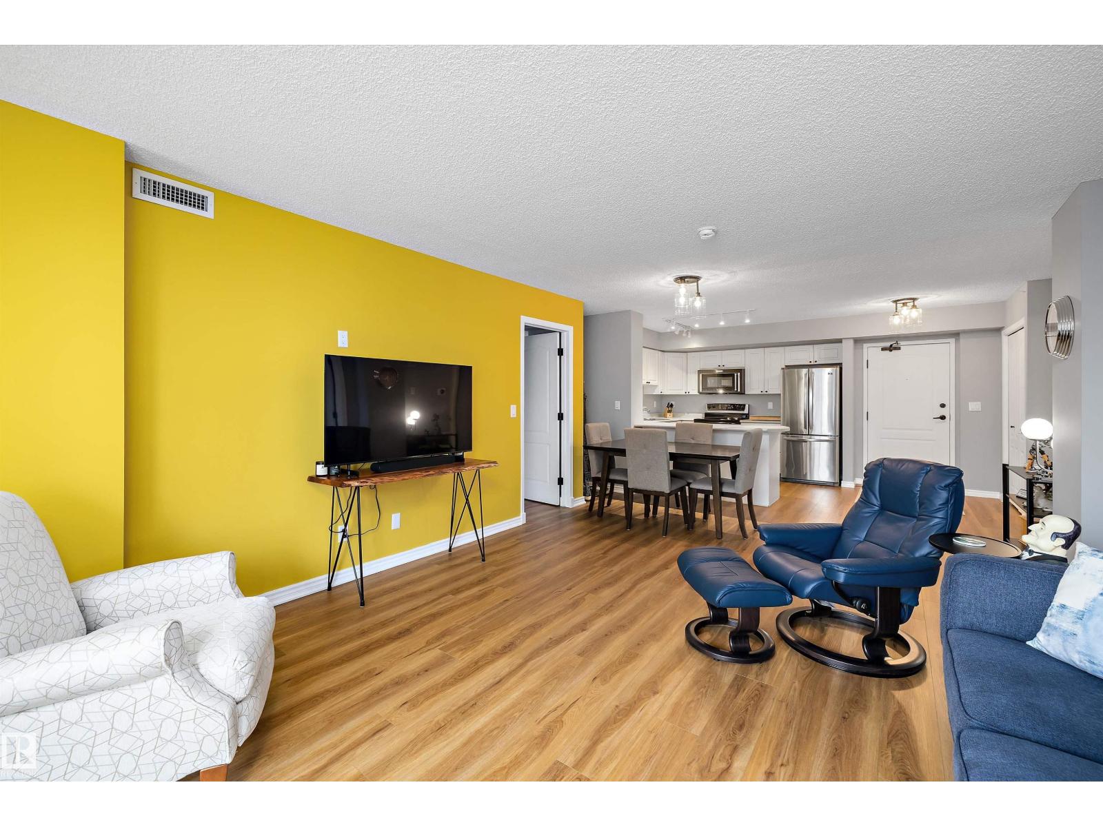 #1503 10909 103 AV NW - 15