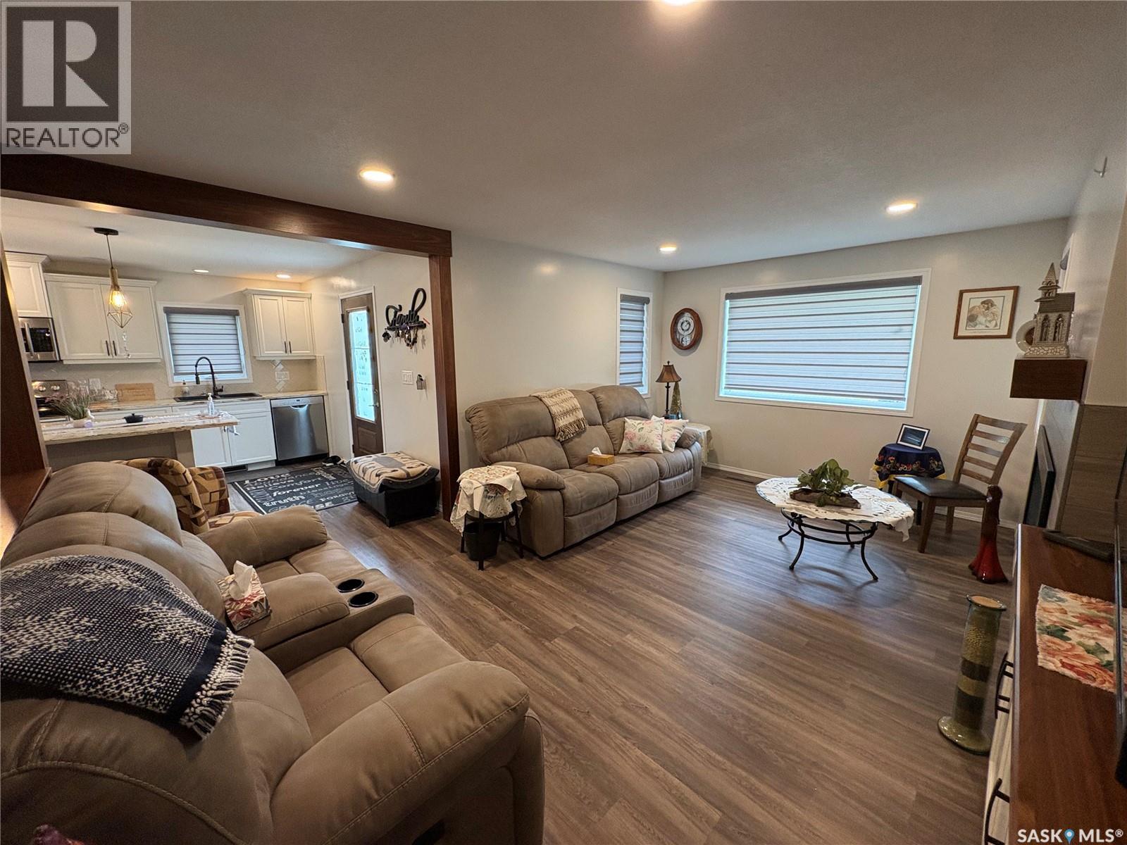 310 McIntosh STREET — photo 8