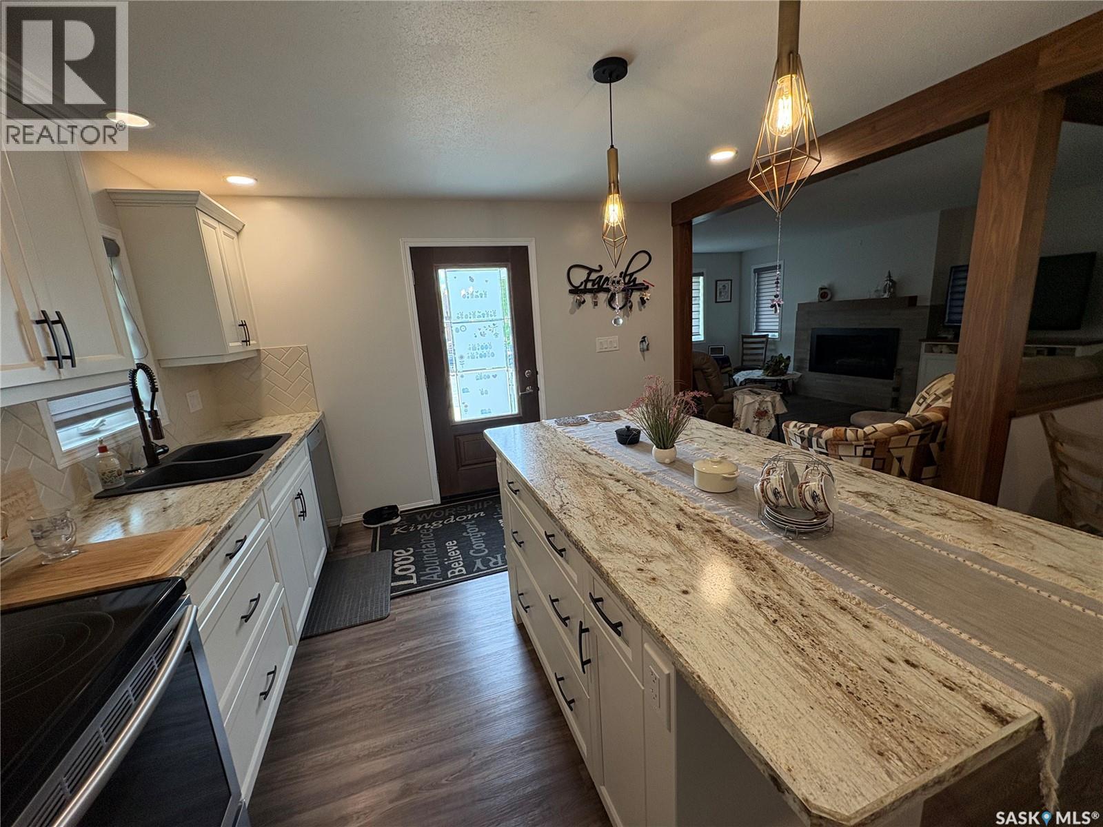 310 McIntosh STREET — photo 9