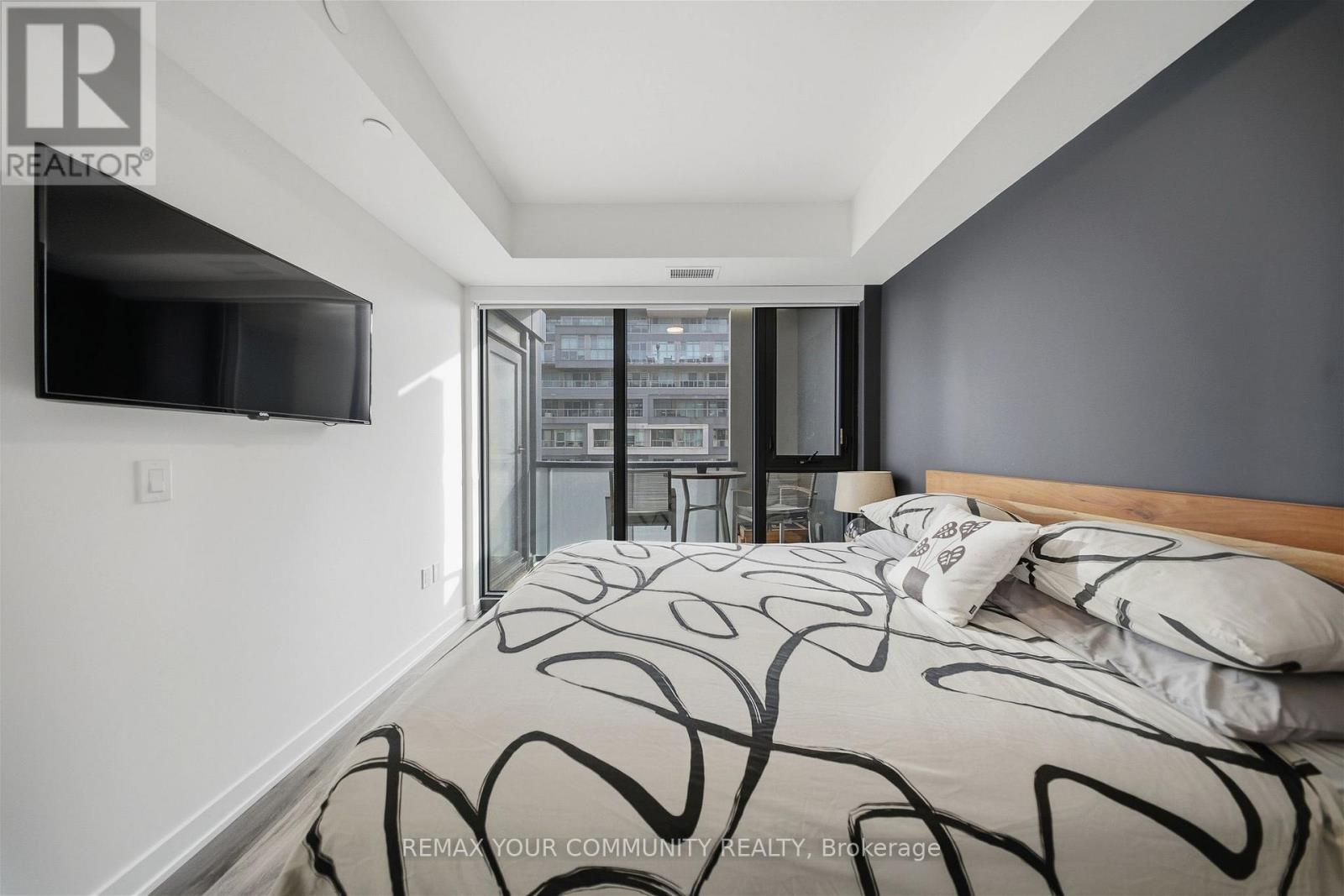 #515 840 ST CLAIR AVENUE W - 20