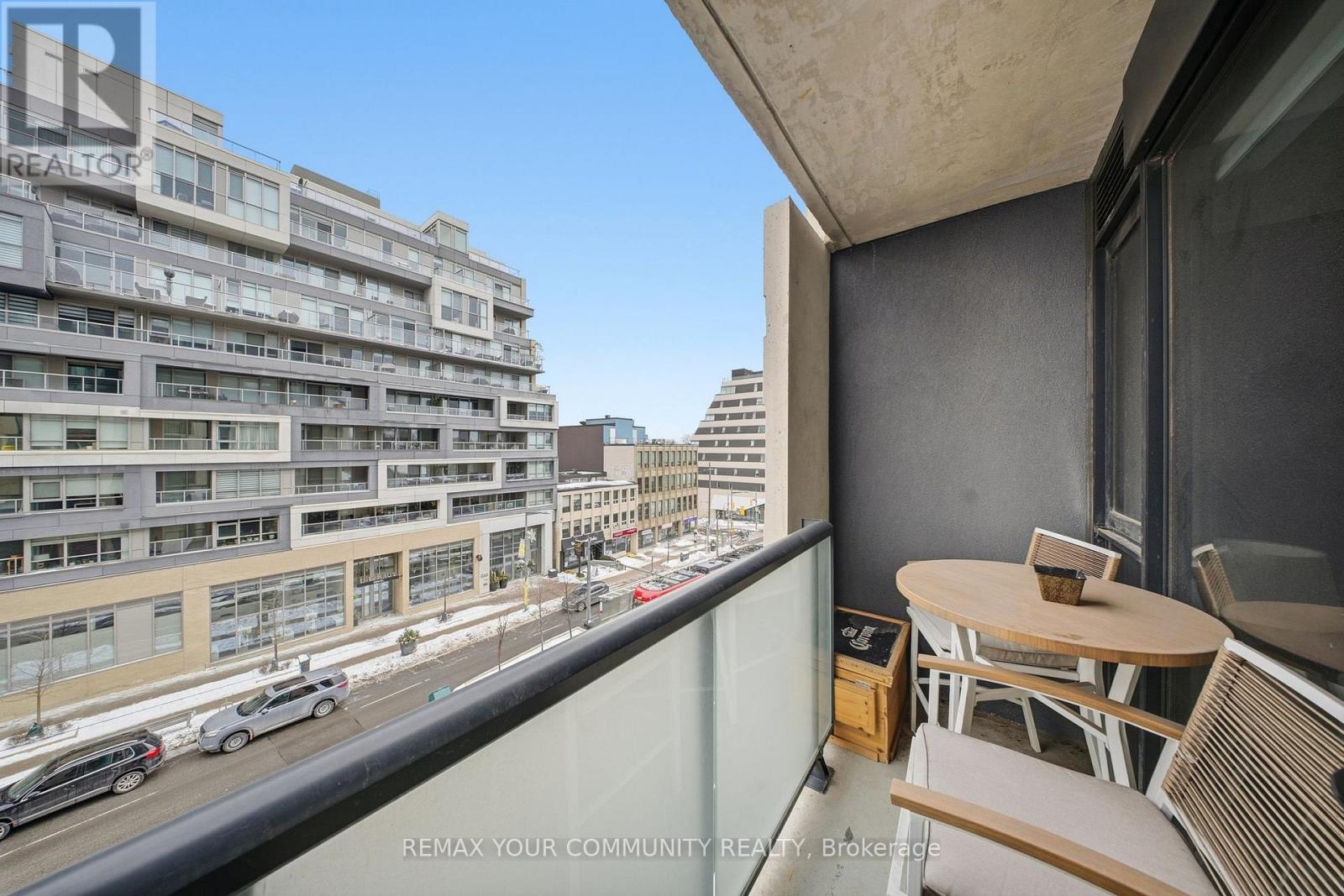 #515 840 ST CLAIR AVENUE W - 25