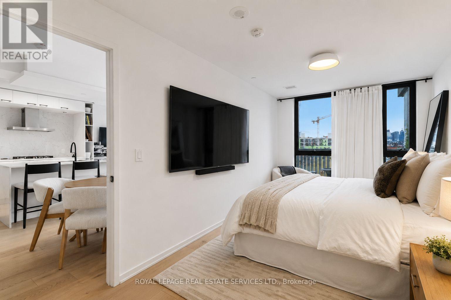 #805 41 DOVERCOURT ROAD - 18