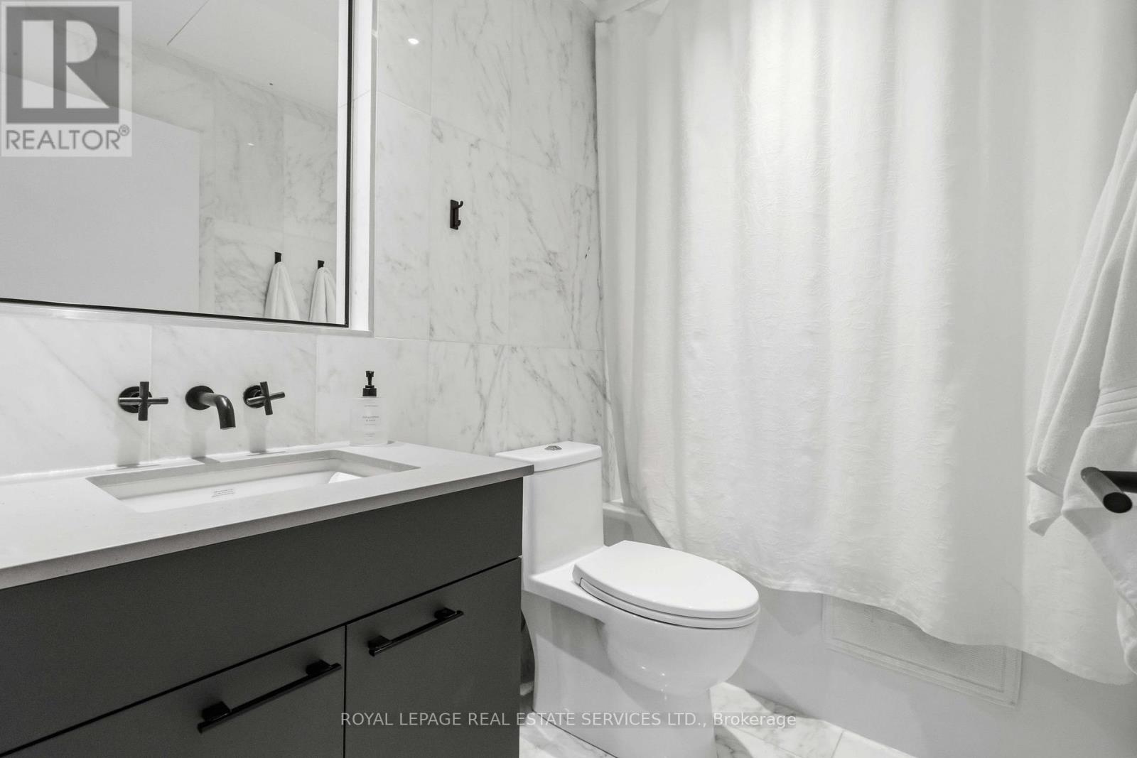#805 41 DOVERCOURT ROAD - 23