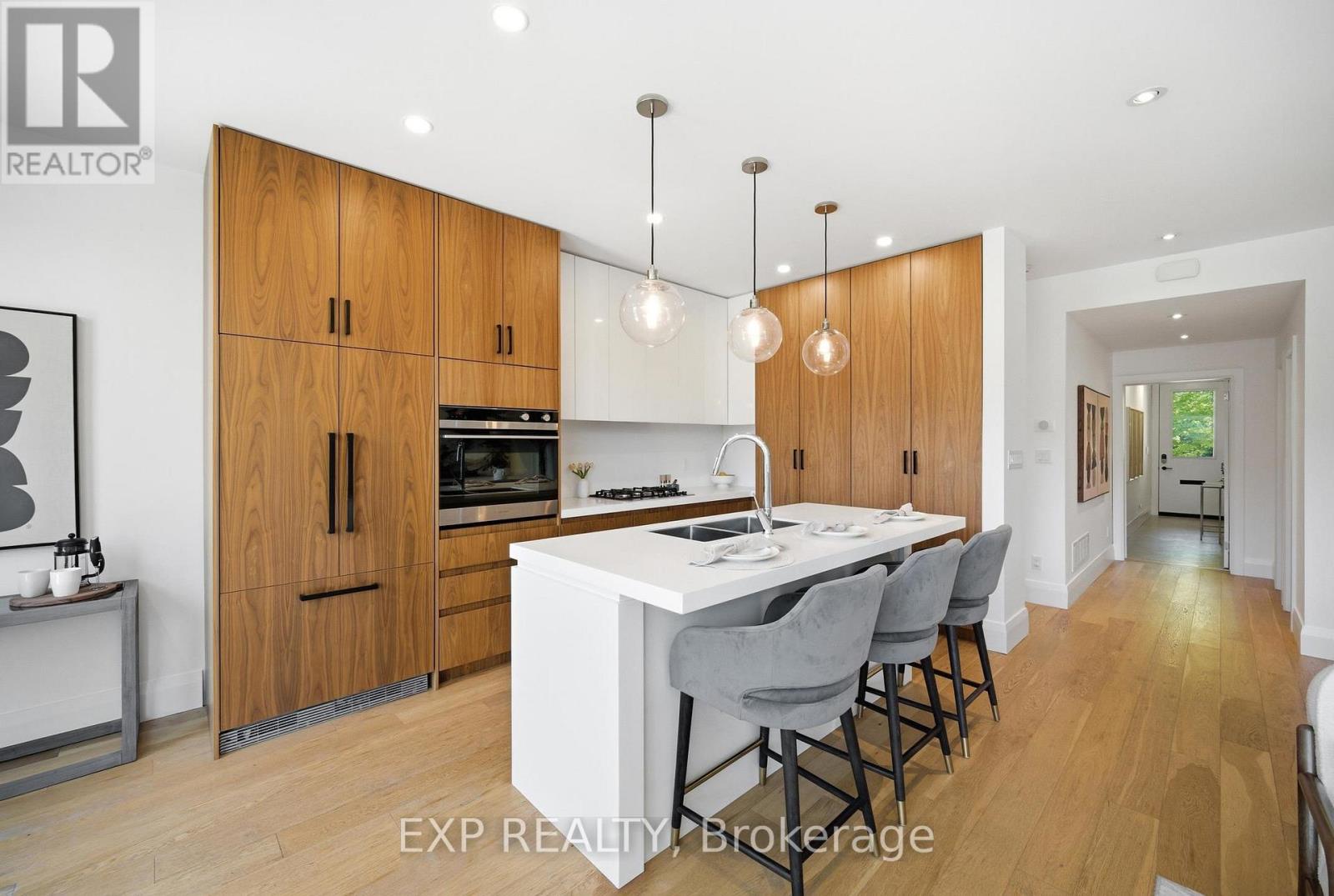#B 188 LIPPINCOTT STREET - 10
