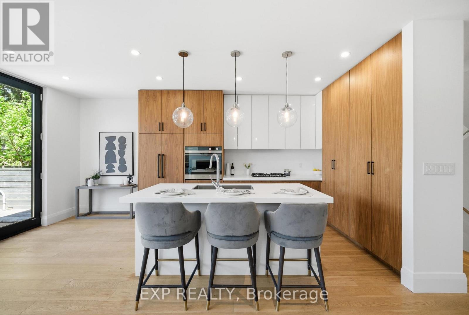 #B 188 LIPPINCOTT STREET - 11