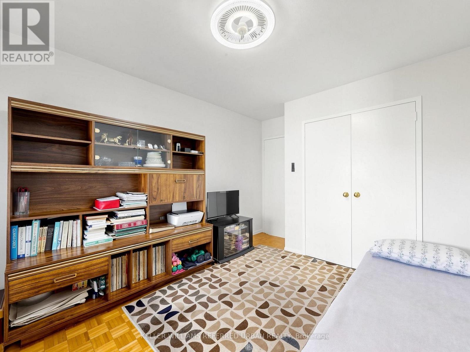 #1111 10 PARKWAY FOREST DRIVE - 19