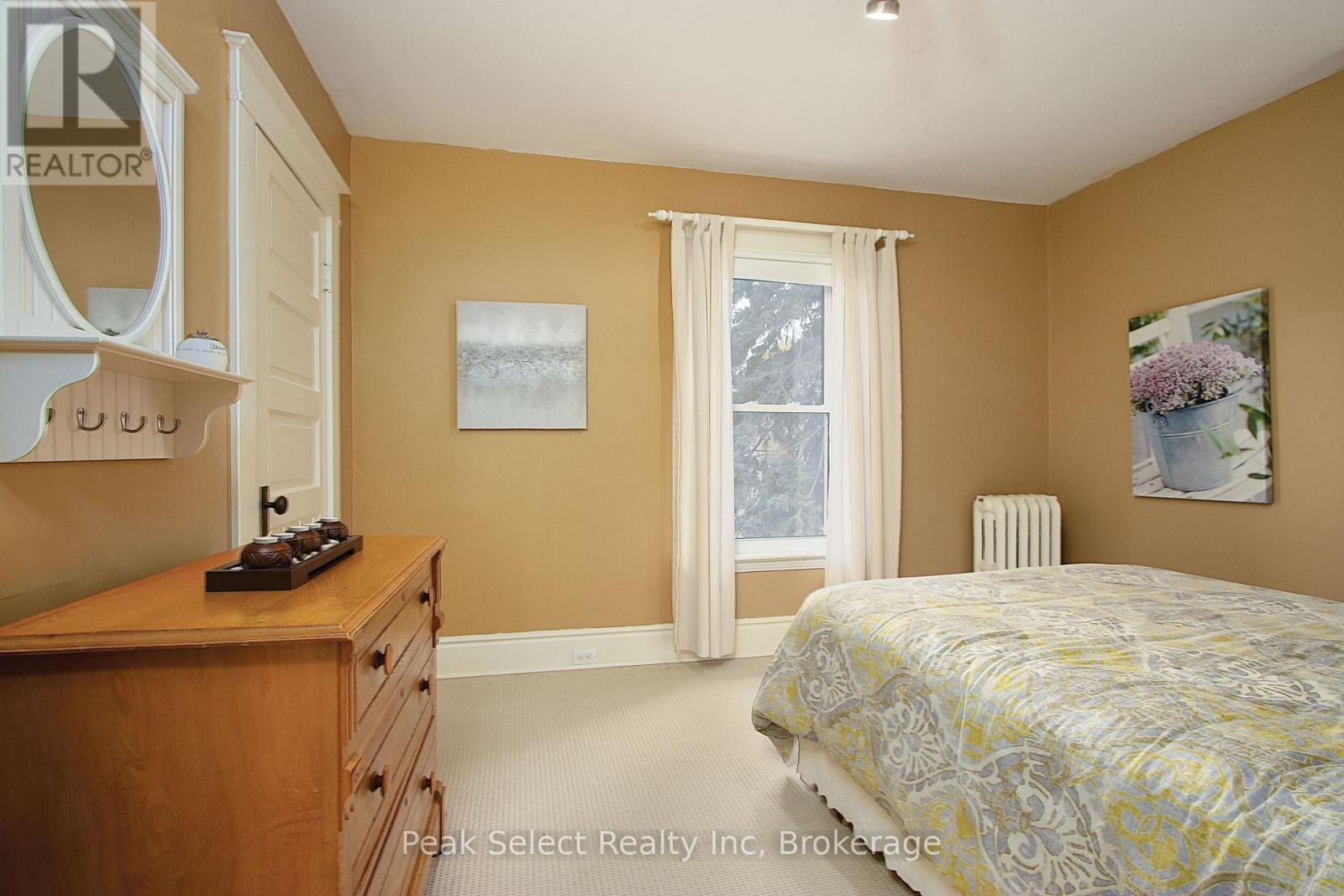 395 QUEEN STREET E - 25