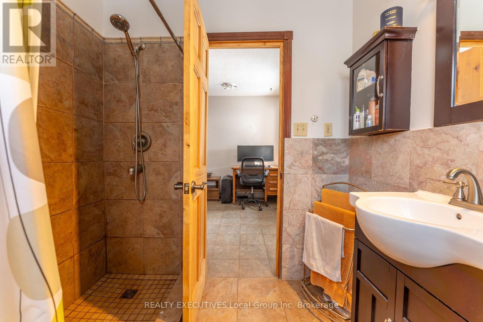 410 PINECREEK CRESCENT - 22