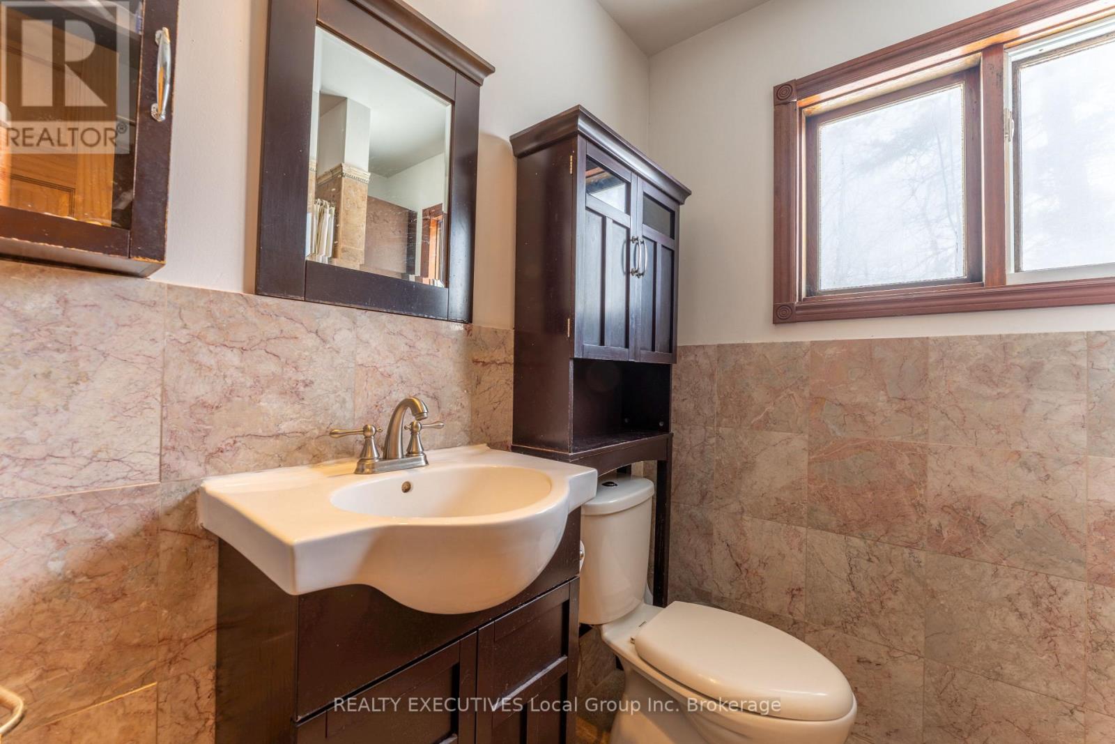 410 PINECREEK CRESCENT - 21