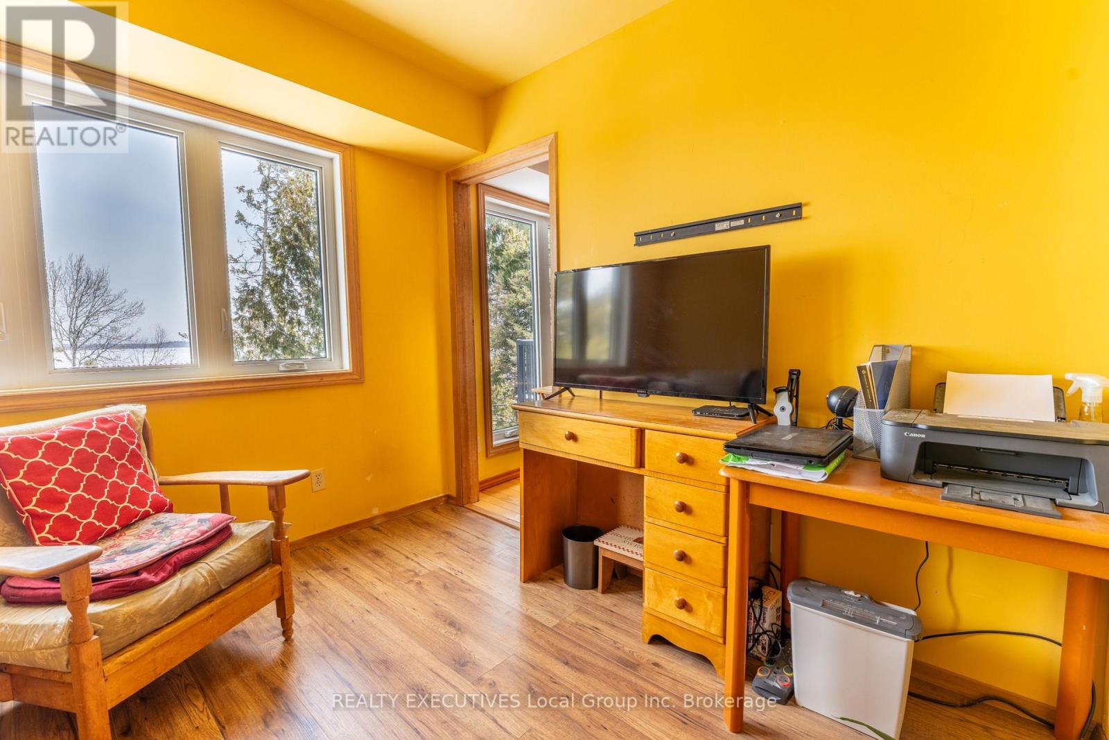 410 PINECREEK CRESCENT - 24