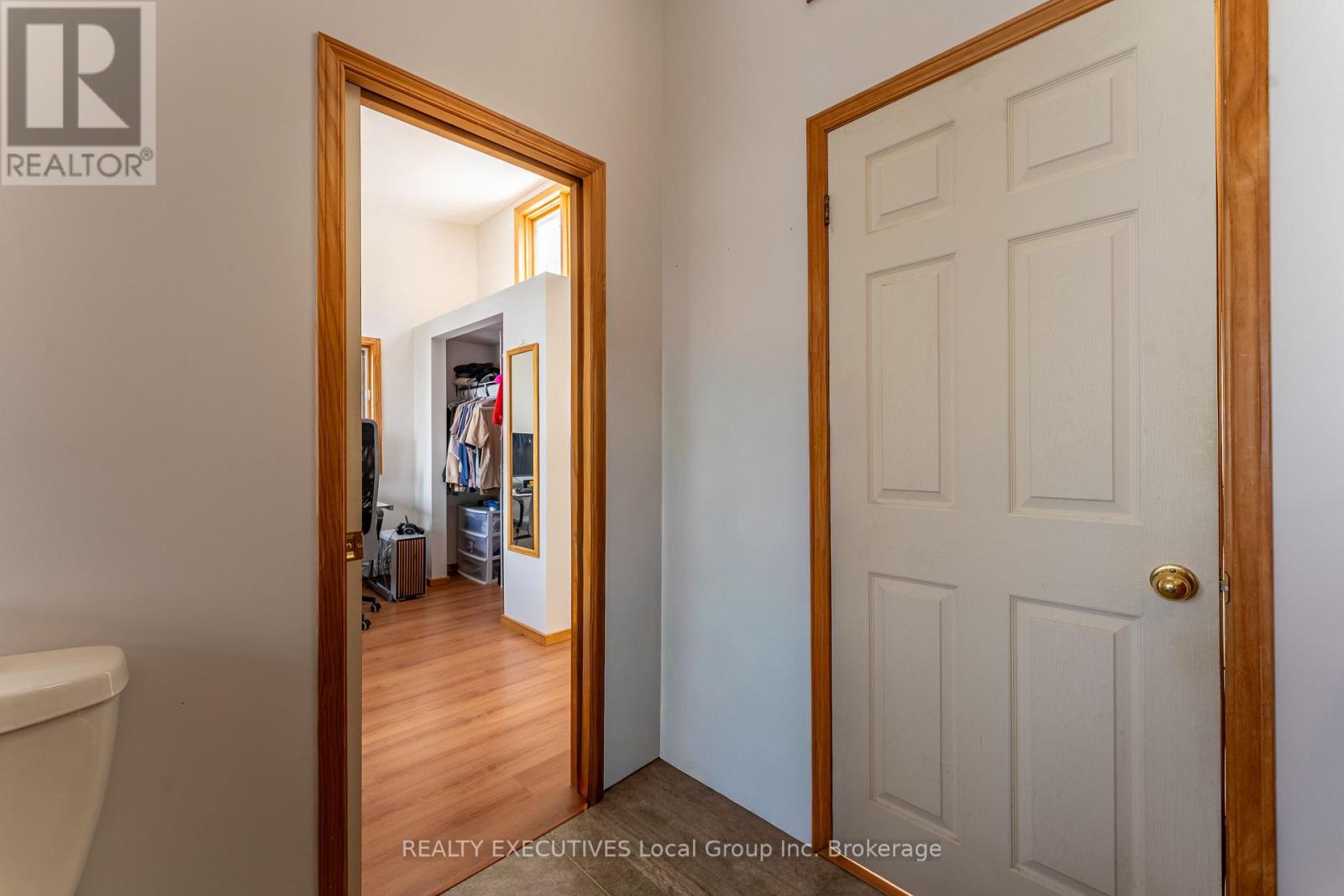 410 PINECREEK CRESCENT - 33