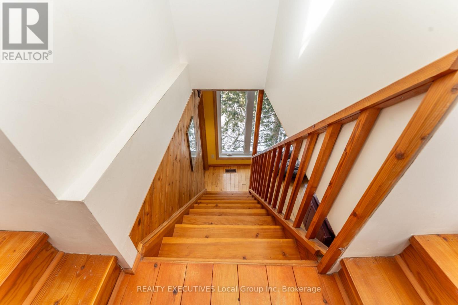 410 PINECREEK CRESCENT - 27