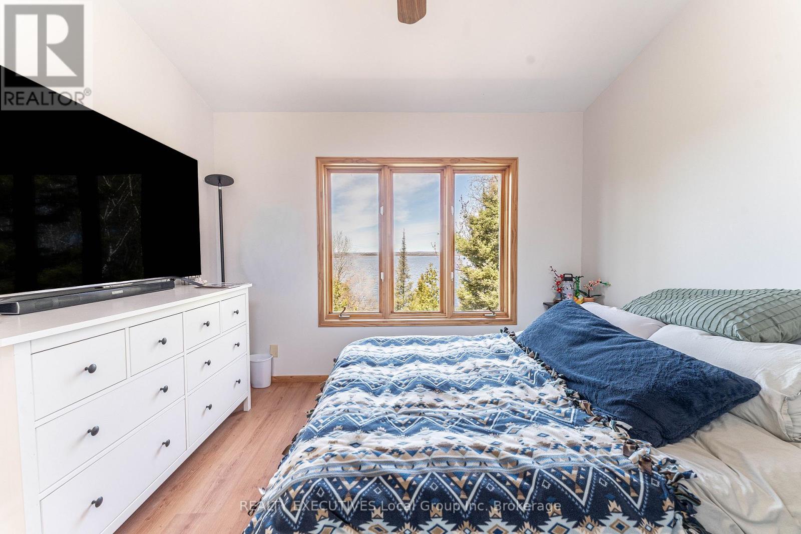 410 PINECREEK CRESCENT - 36