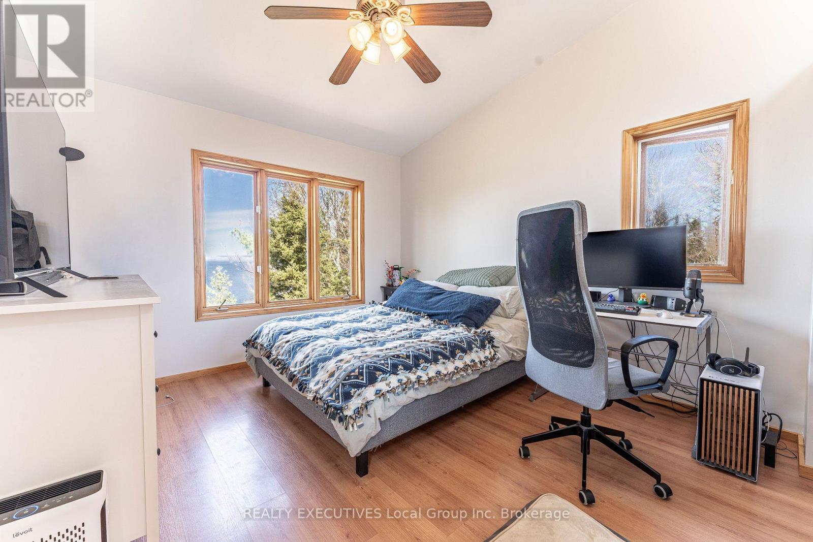 410 PINECREEK CRESCENT - 35