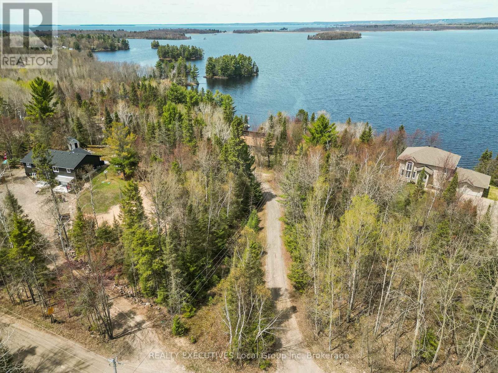 410 PINECREEK CRESCENT - 39