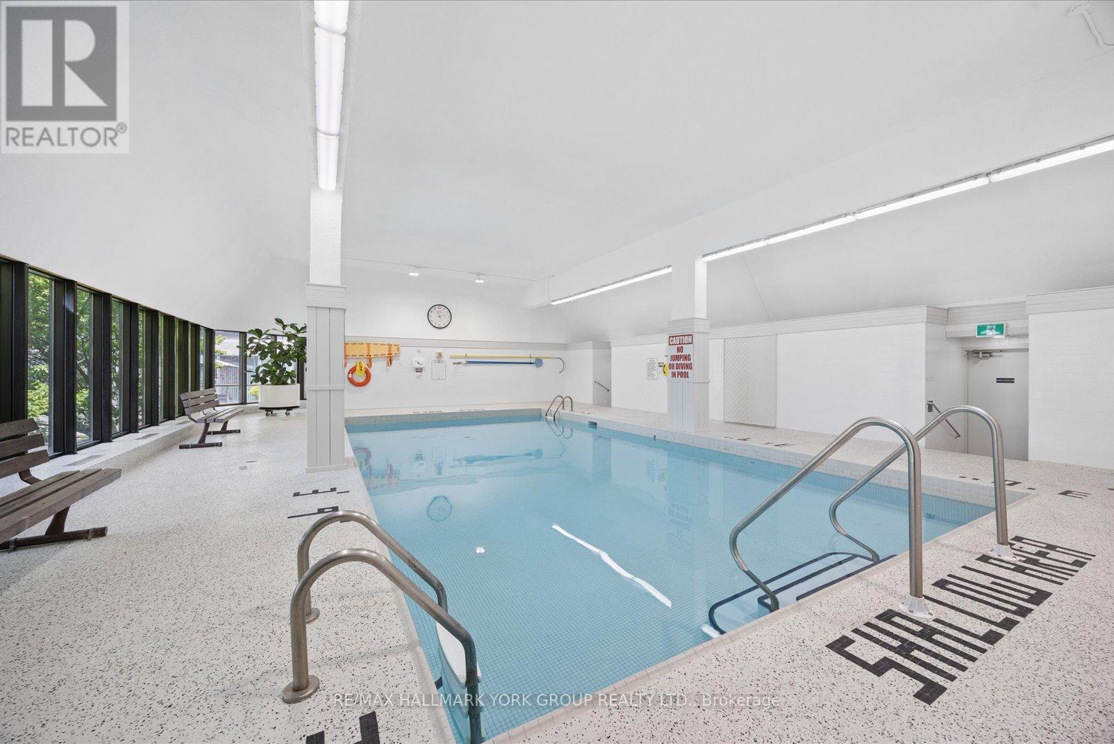 #1016 55 WILLIAM STREET E - 23