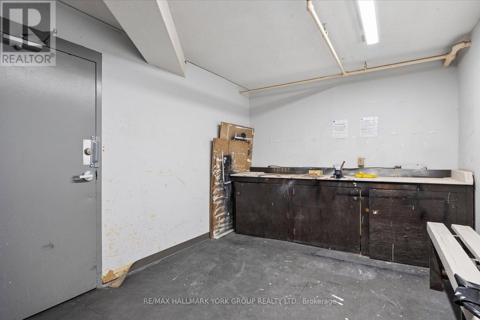 #1016 55 WILLIAM STREET E - 24