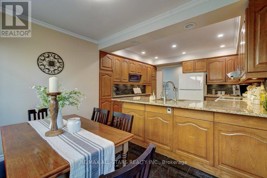 75 HAWLEY CRESCENT - 13