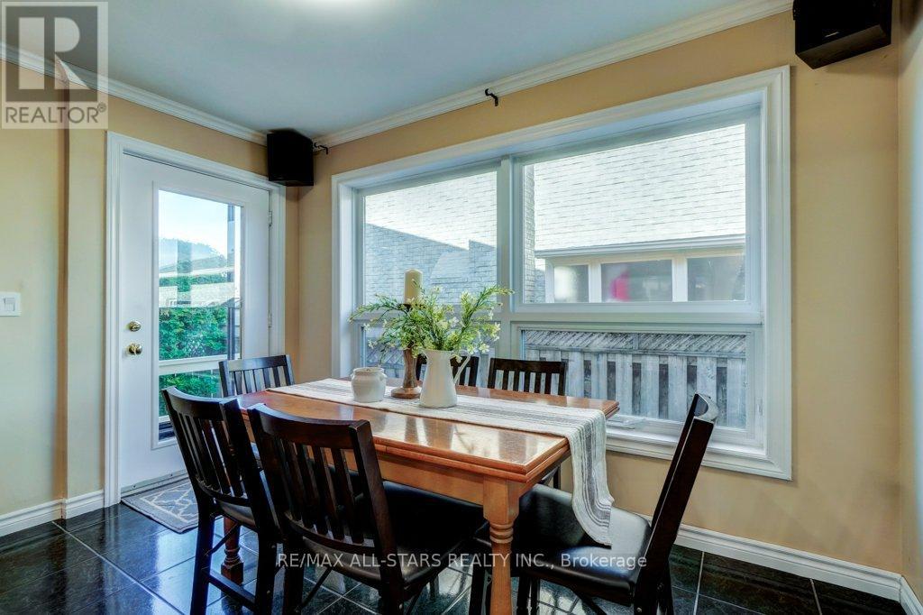 75 HAWLEY CRESCENT - 14