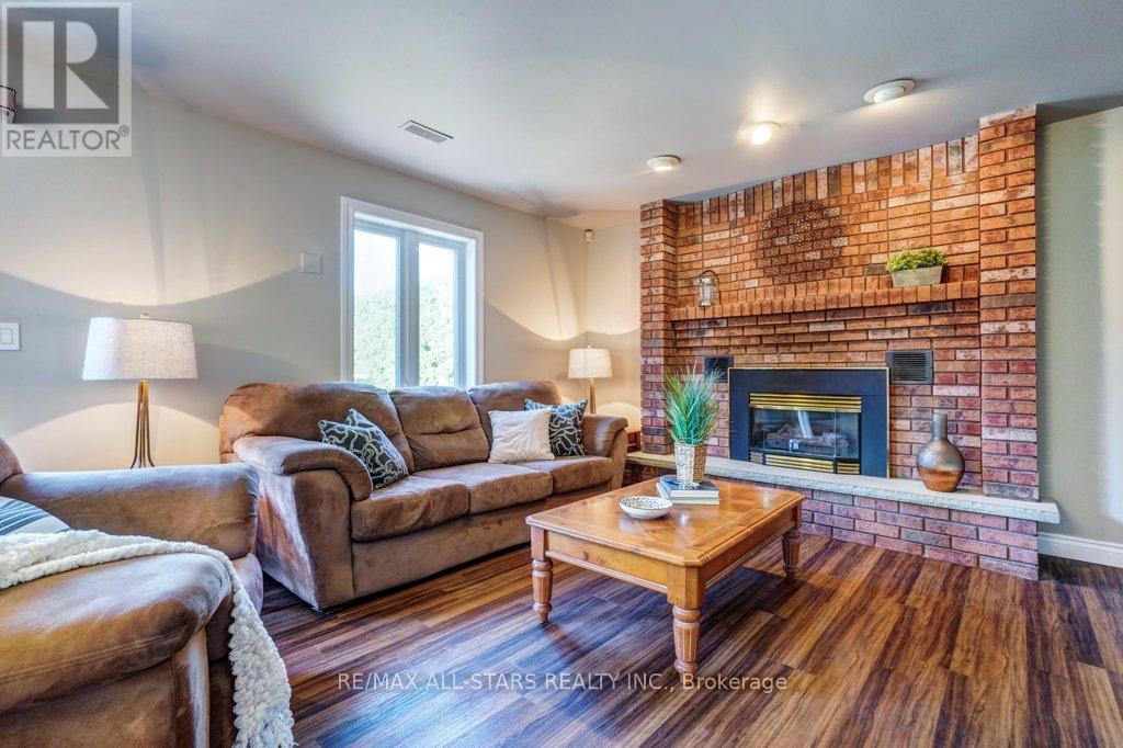 75 HAWLEY CRESCENT - 17