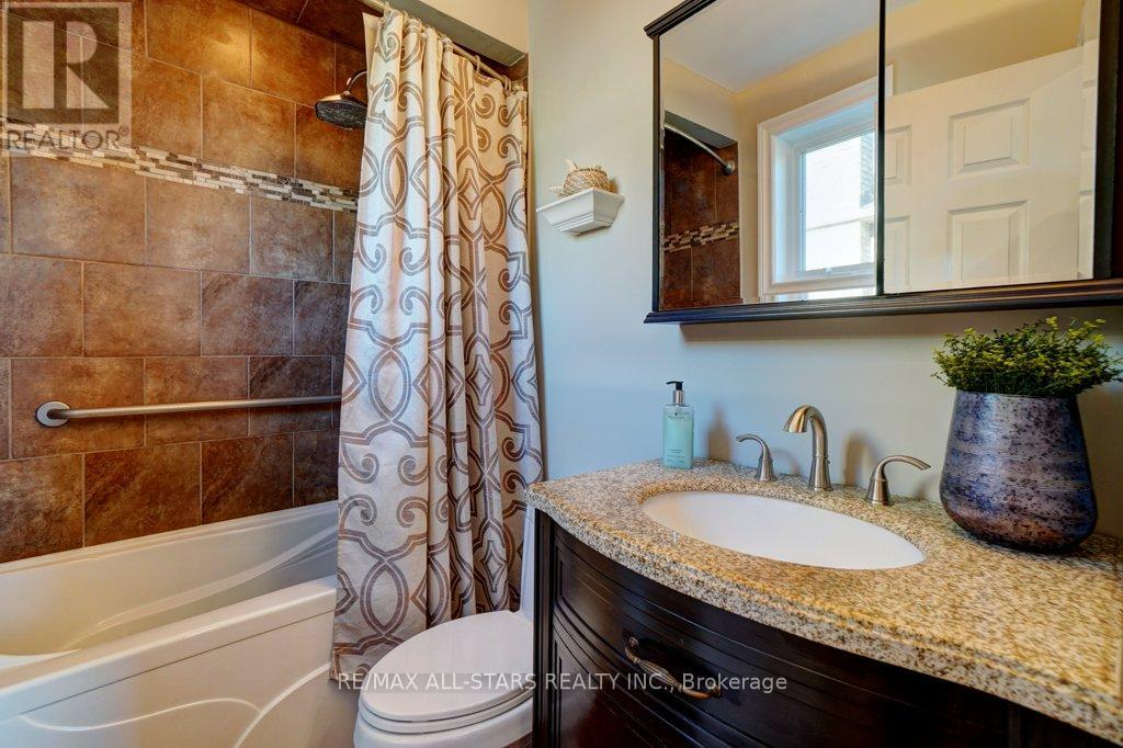 75 HAWLEY CRESCENT - 28