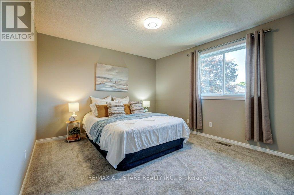 75 HAWLEY CRESCENT - 29