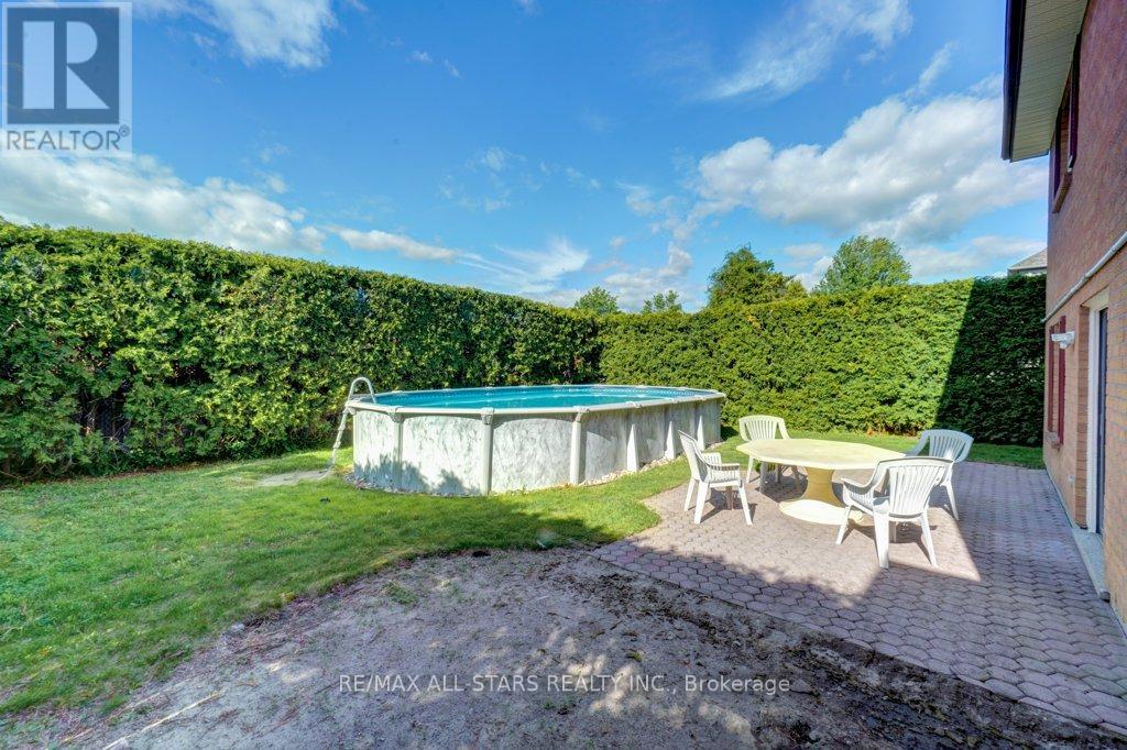 75 HAWLEY CRESCENT - 46