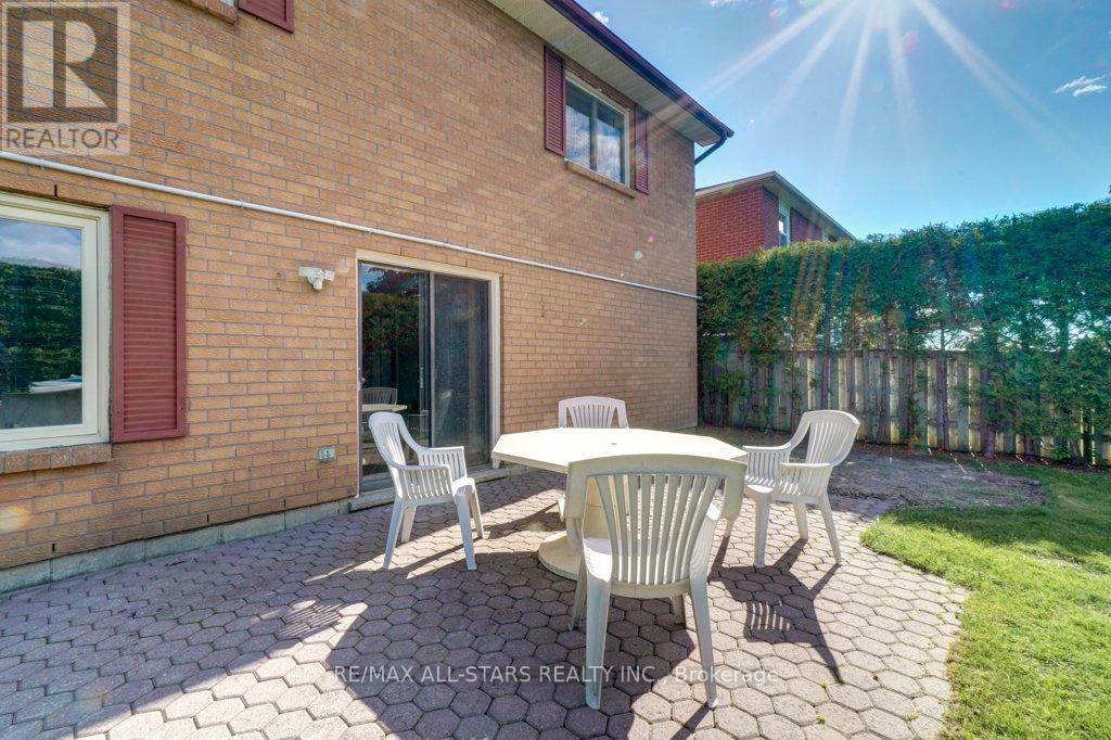 75 HAWLEY CRESCENT - 50