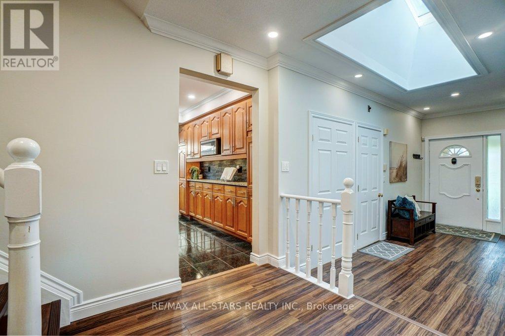 75 HAWLEY CRESCENT - 7
